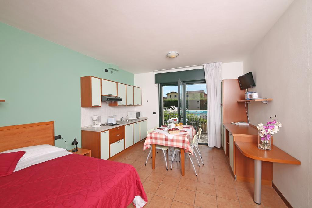 Nettuno Residence Hotel Peschiera del Garda Eksteriør bilde