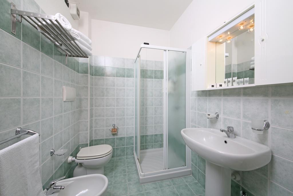 Nettuno Residence Hotel Peschiera del Garda Eksteriør bilde