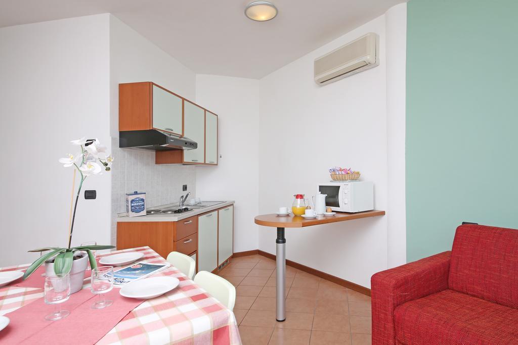 Nettuno Residence Hotel Peschiera del Garda Eksteriør bilde