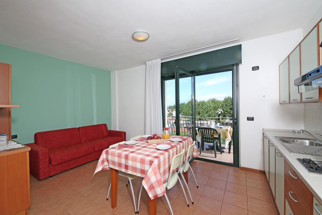 Nettuno Residence Hotel Peschiera del Garda Eksteriør bilde