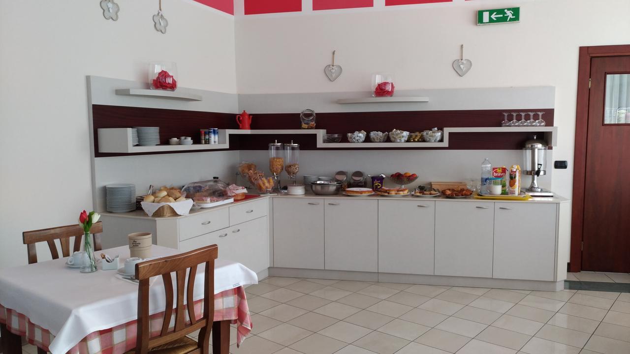 Nettuno Residence Hotel Peschiera del Garda Eksteriør bilde